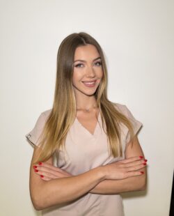 Lek. dent. Klaudia Pikuzińska
